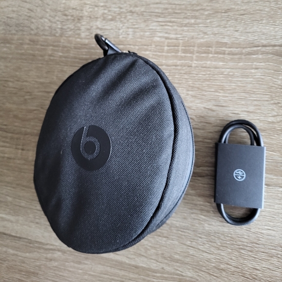 Beats Solo3 headphones - Picture 4 of 4